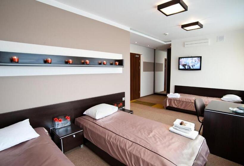 اتاق استاندارد چهار تخته, Młoda Europa