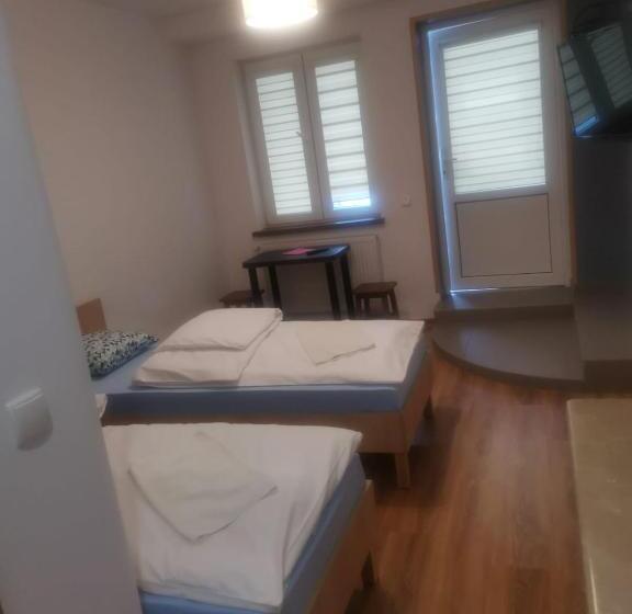 اتاق استاندارد, Noclegi Helvet