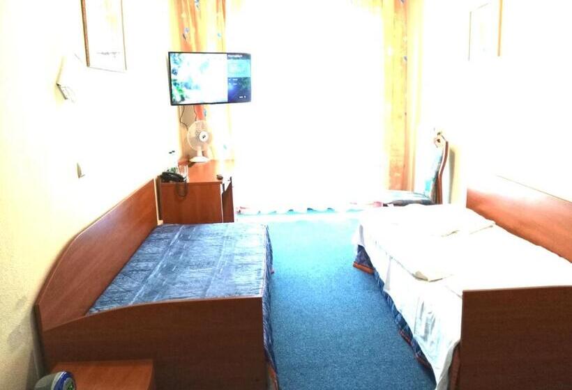 חדר סטנדרט יחיד, Słowik