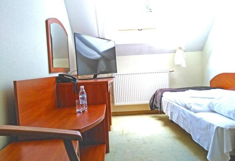 חדר סטנדרט יחיד, Słowik