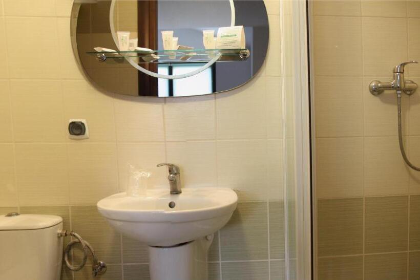 חדר משפחתי, Słowik