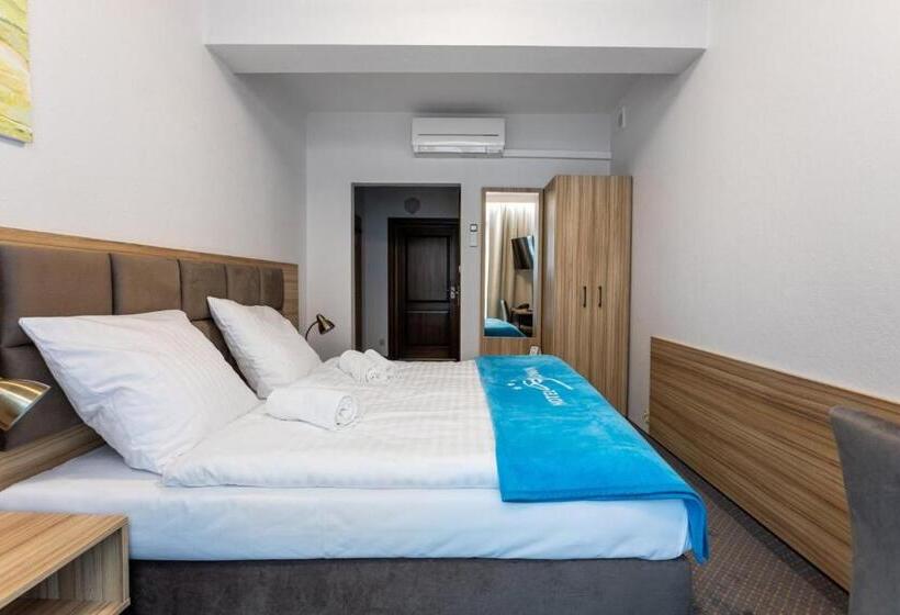 חדר סופריור יחיד, Słowik