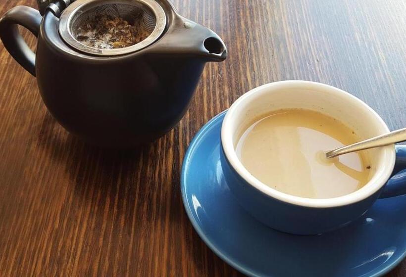 חדר סופריור לשלושה, Słowik