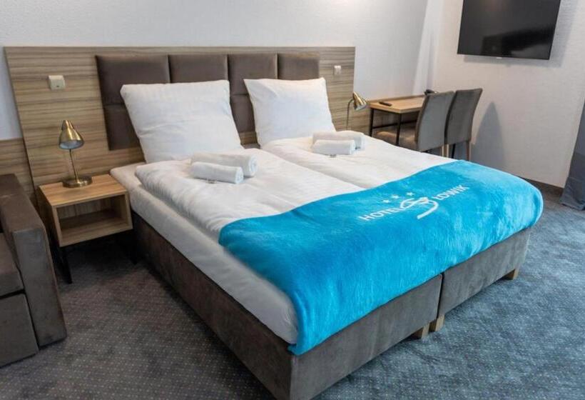 חדר משפתחתי סופריור, Słowik