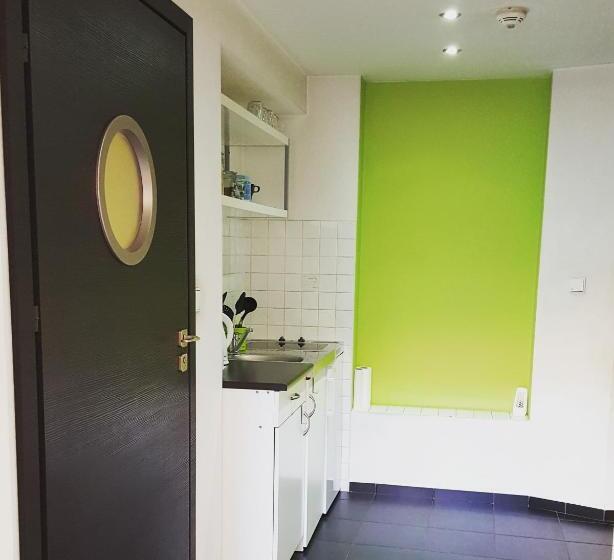 מיטה בחדר משותף, Jopi Hostel Katowice Centrum