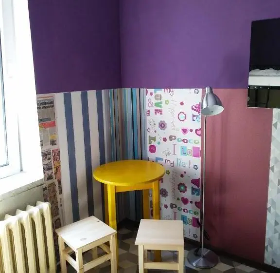 Standard Kolmen Hengen Huone Jaettu kylpyhuone, Jopi Hostel Katowice Centrum