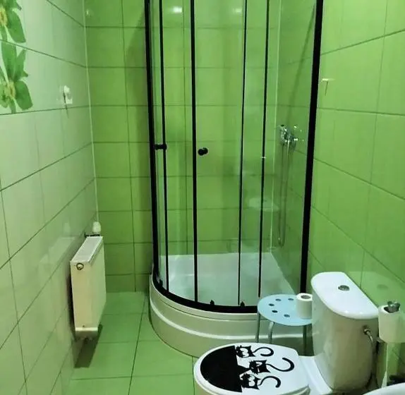 Standard Yhden Hengen Huone Jaettu Kylpyhuone, Jopi Hostel Katowice Centrum