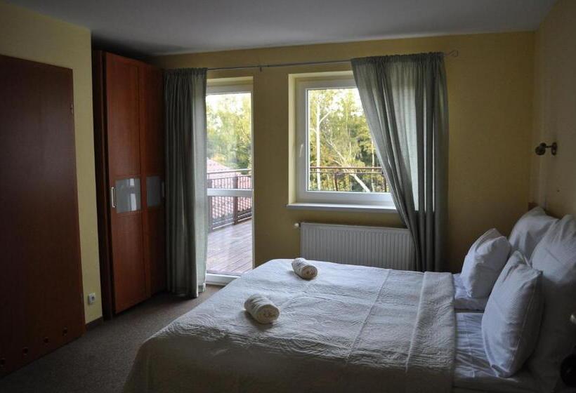 标准间带露台, Monali