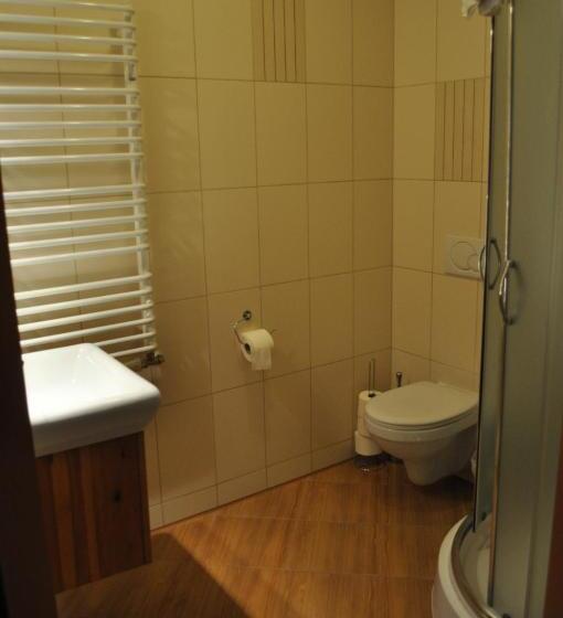 标准房带园景, Monali