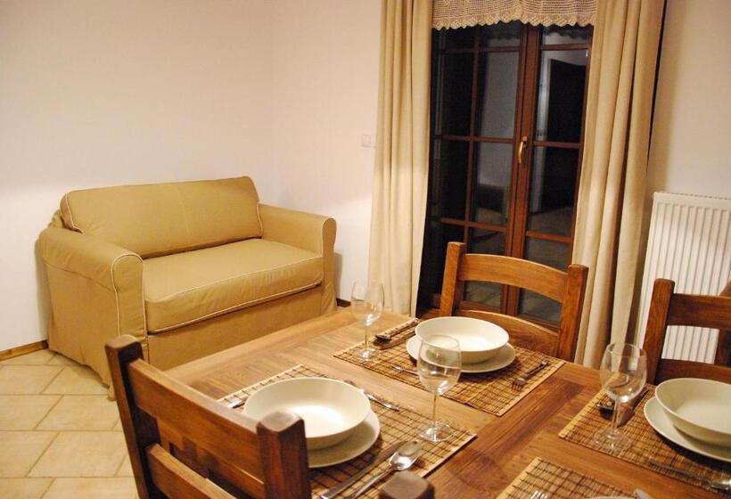 １階の１ベッドルームアパートメント, Werchowyna