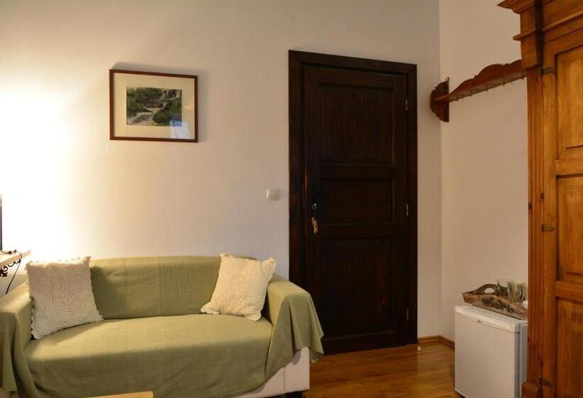 חדר בסיסי, Werchowyna