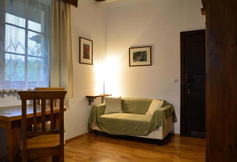 חדר בסיסי, Werchowyna