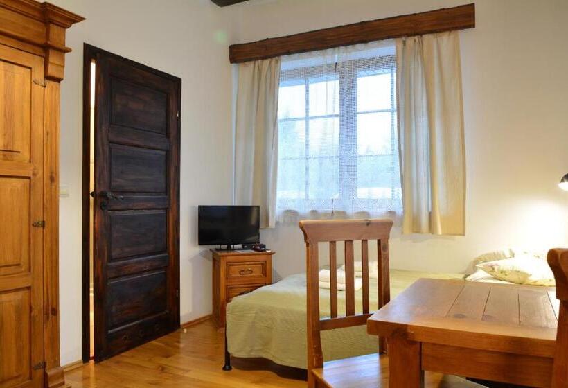 ベーシックルーム, Werchowyna