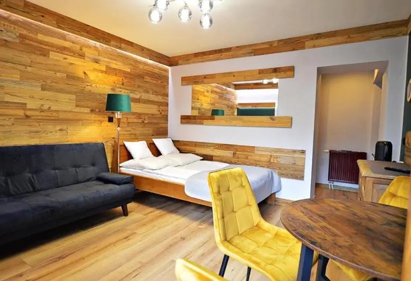 スタンダードトリプルルーム, Willa Lena