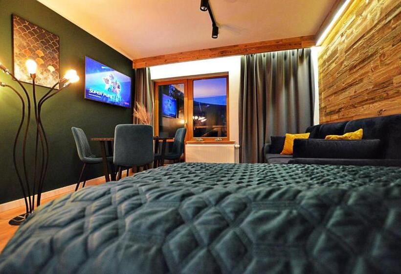 패밀리 룸, Willa Lena