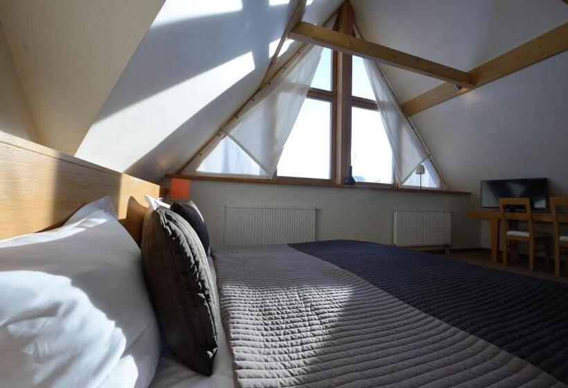 标准三人间, Pensjonat Orla Perc