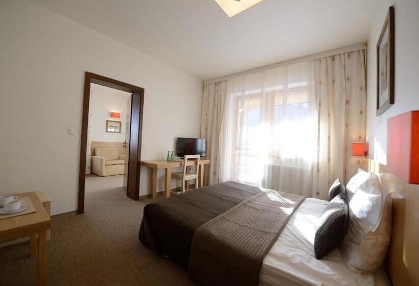 标准三人间, Pensjonat Orla Perc