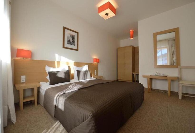 标准三人间, Pensjonat Orla Perc