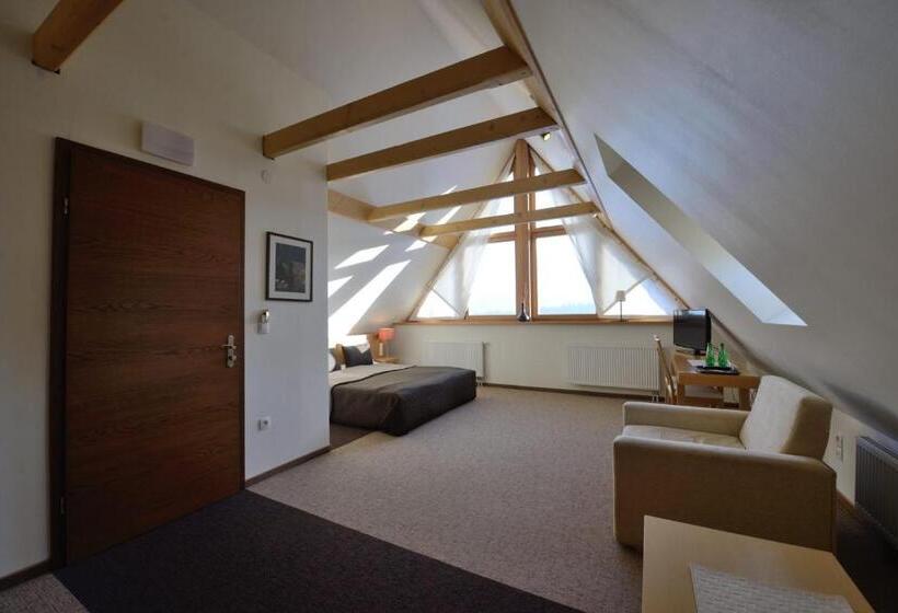 标准三人间, Pensjonat Orla Perc