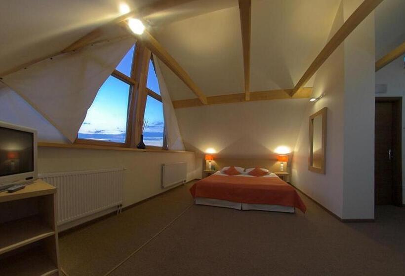 标准三人间, Pensjonat Orla Perc