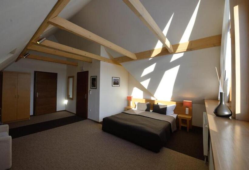 标准三人间, Pensjonat Orla Perc