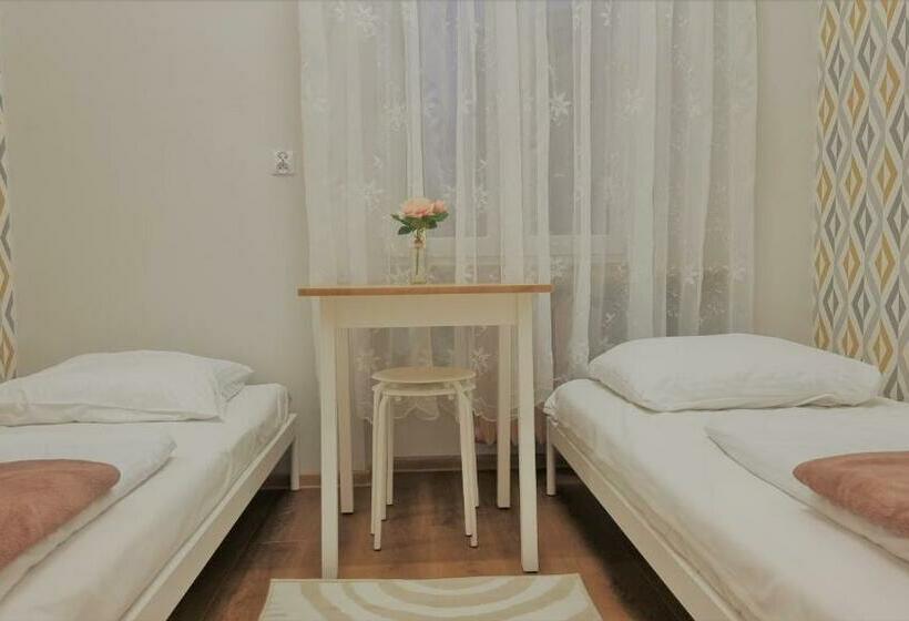 스탠다드 룸, Schronisko Młodzieżowe Ptsm Matecznik