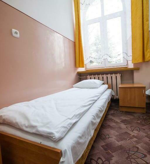 Номер Стандарт, Schronisko Młodzieżowe Ptsm Matecznik