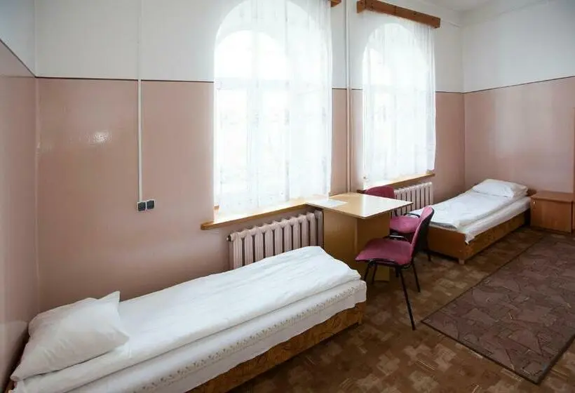 ルームシェアのワンベッド, Schronisko Młodzieżowe Ptsm Matecznik