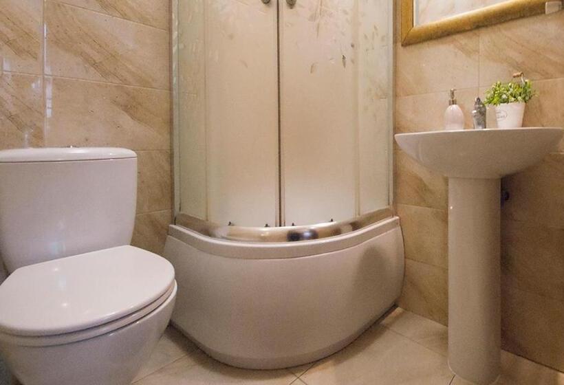 Standard room with outdoor bath, Vanilla Hostel Wrocław