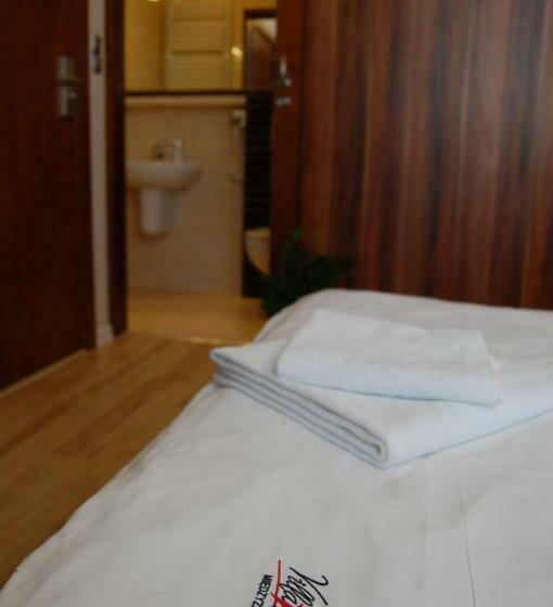 إستوديو قياسى, Villa Star