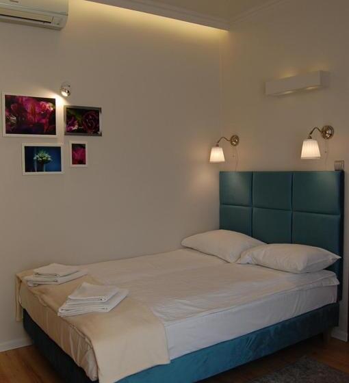 إستوديو قياسى, Villa Star