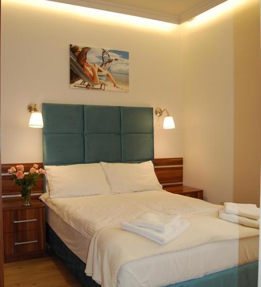 شقة عائلية, Villa Star