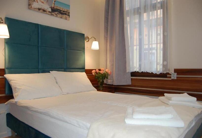 غرفة أساسية, Villa Star