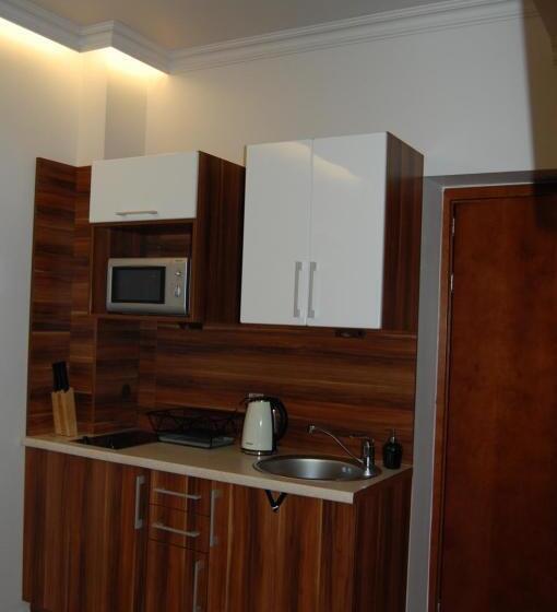 شقة عائلية, Villa Star