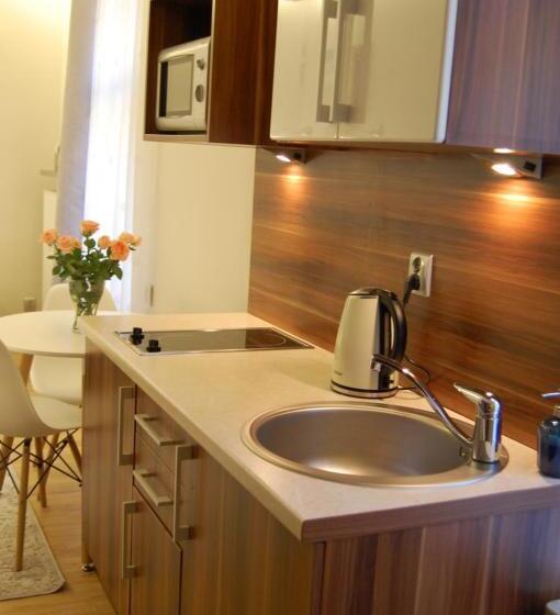 شقة غرفة واحدة, Villa Star