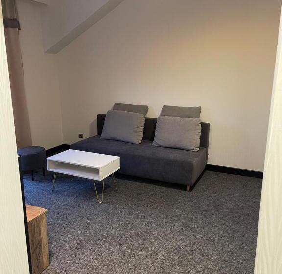 غرفة ديلوكس, Zajazd Gołębiowski