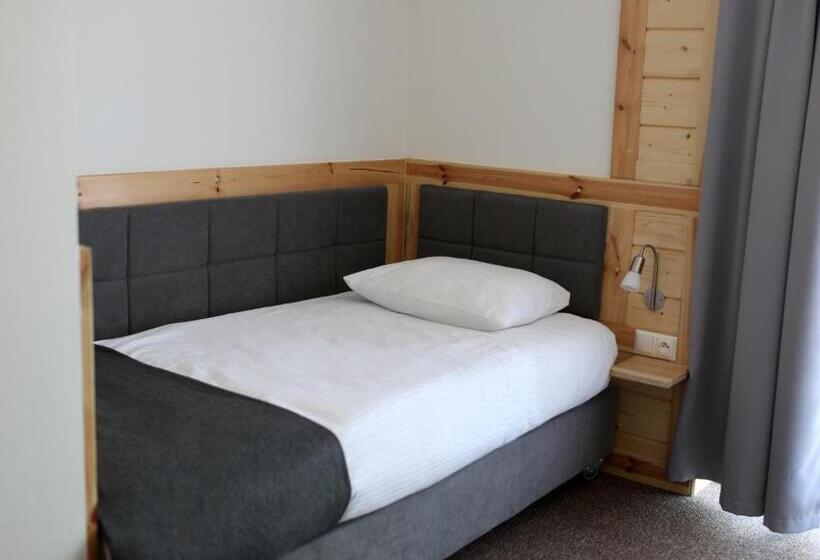 غرفة ديلوكس فردية, Zajazd Gołębiowski