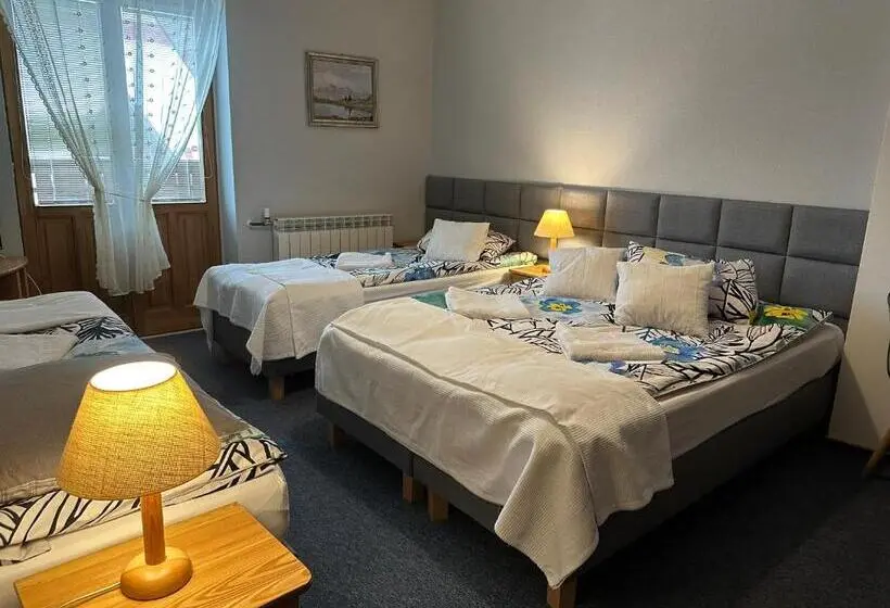 Standard Neljän Hengen Huone, Apartamenty Matuska