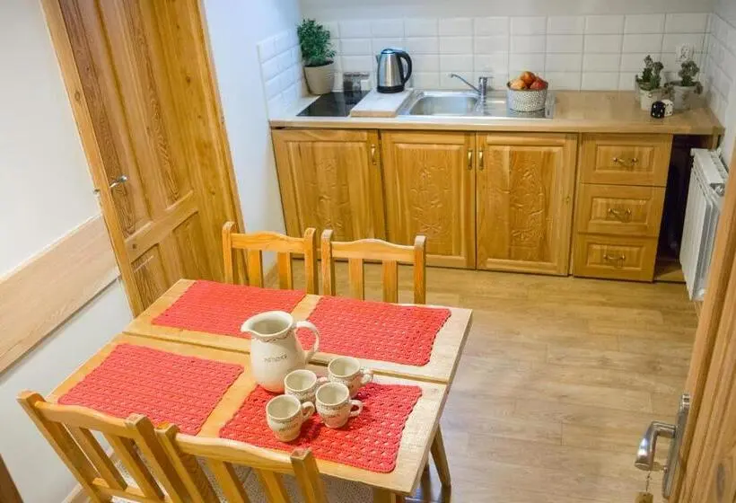 Huoneisto 1 Makuuhuone Parveke, Apartamenty Matuska
