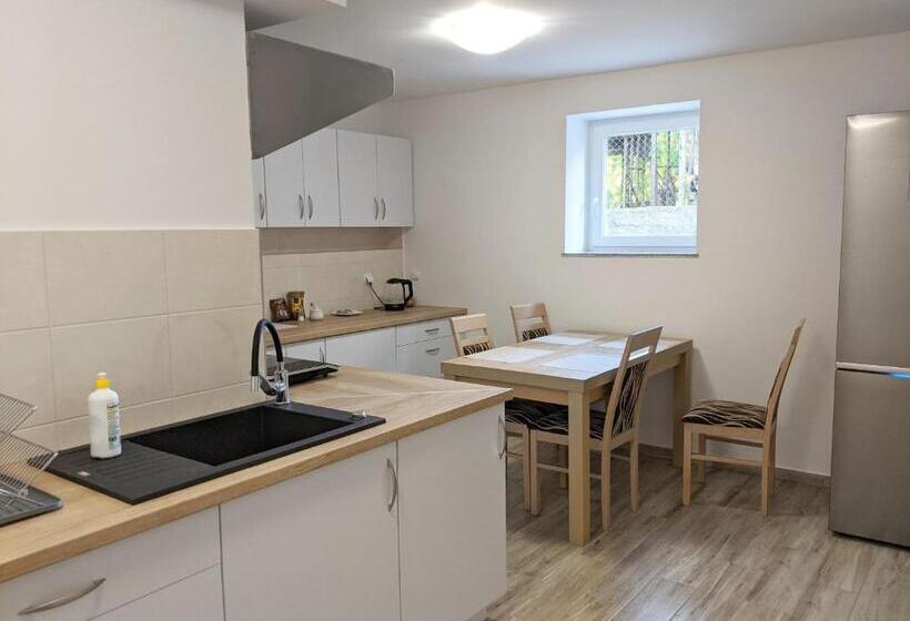 غرفة أساسية, H2u Lux Hostel Dla Ciebie