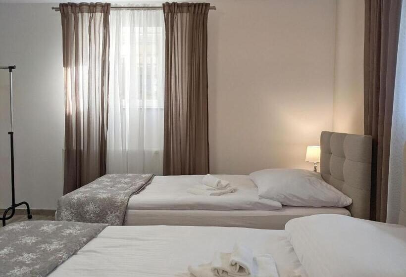基本间, H2u Lux Hostel Dla Ciebie