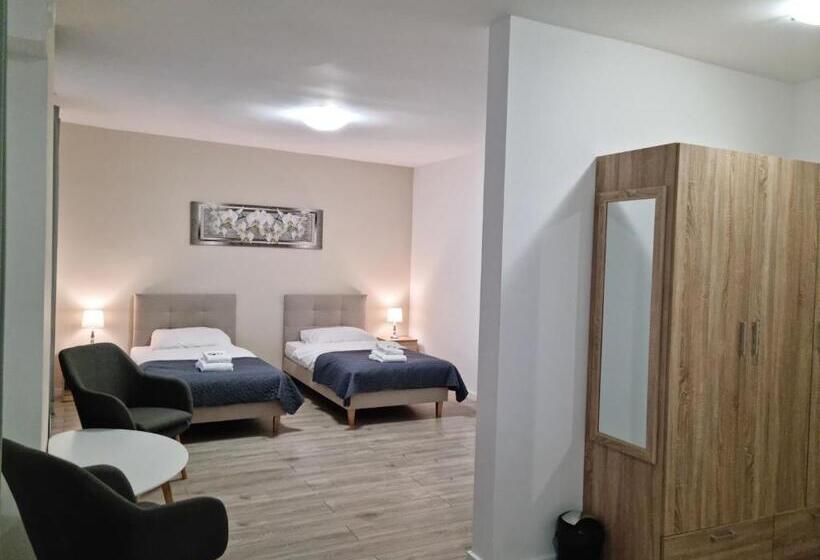 标准三人间, H2u Lux Hostel Dla Ciebie