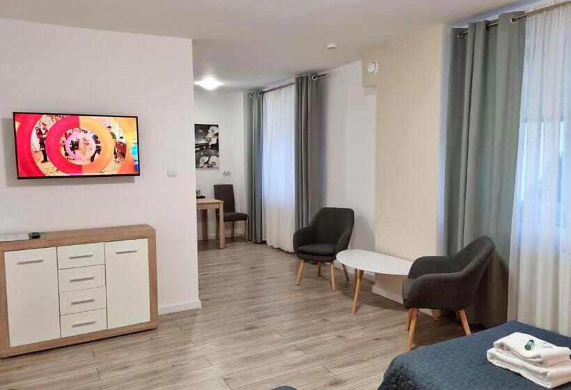 غرفة قياسية ثلاثية, H2u Lux Hostel Dla Ciebie