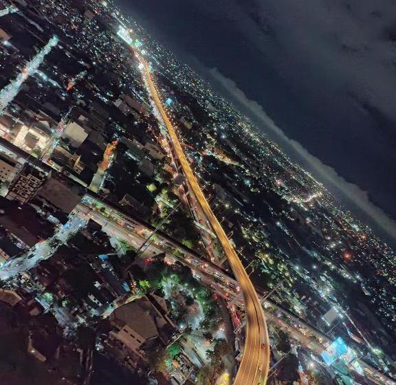 آپارتمان 1 خوابه با بالکن, The Celandine By Dmci