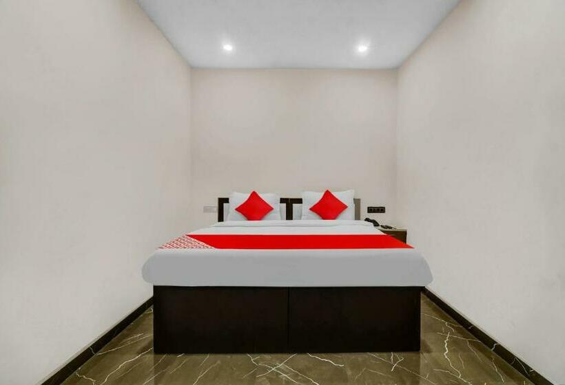 חדר קלאסי לשלושה, Oyo Flagship 80837  Rudraksh Inn