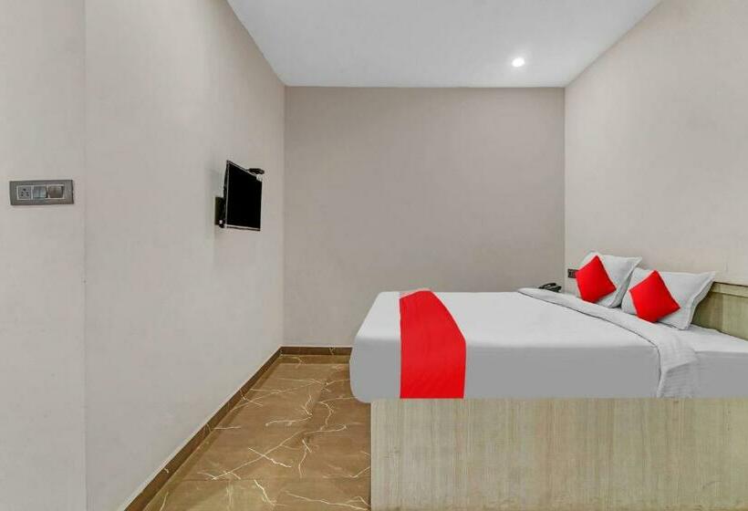 חדר קלאסי לשלושה, Oyo Flagship 80837  Rudraksh Inn