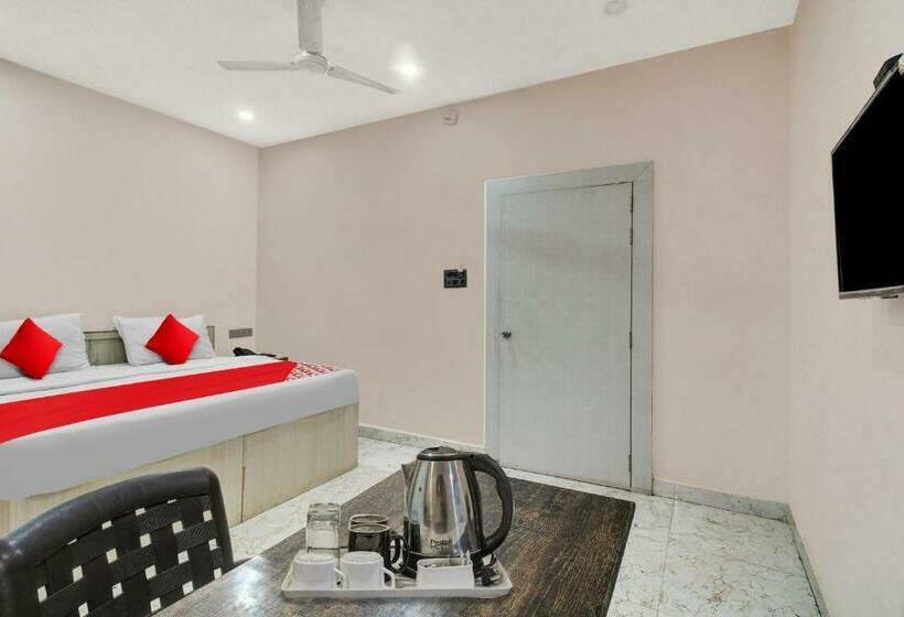 חדר קלאסי לשלושה, Oyo Flagship 80837  Rudraksh Inn