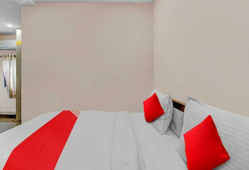 חדר קלאסי לשלושה, Oyo Flagship 80837  Rudraksh Inn