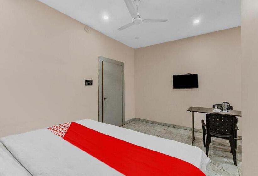 חדר קלאסי לשלושה, Oyo Flagship 80837  Rudraksh Inn