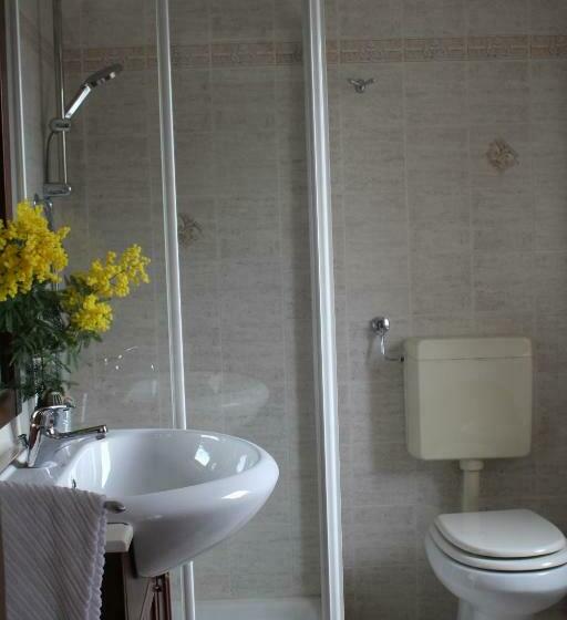 スタンダード4人部屋, Alla Stazione